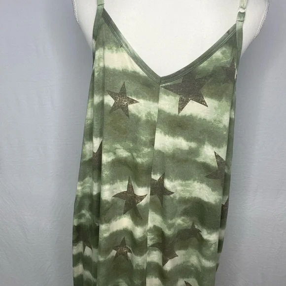 Zenana Outfitters (NWOT) Green with stars, adjustable straps pockets dress 1X - Picture 3 of 7